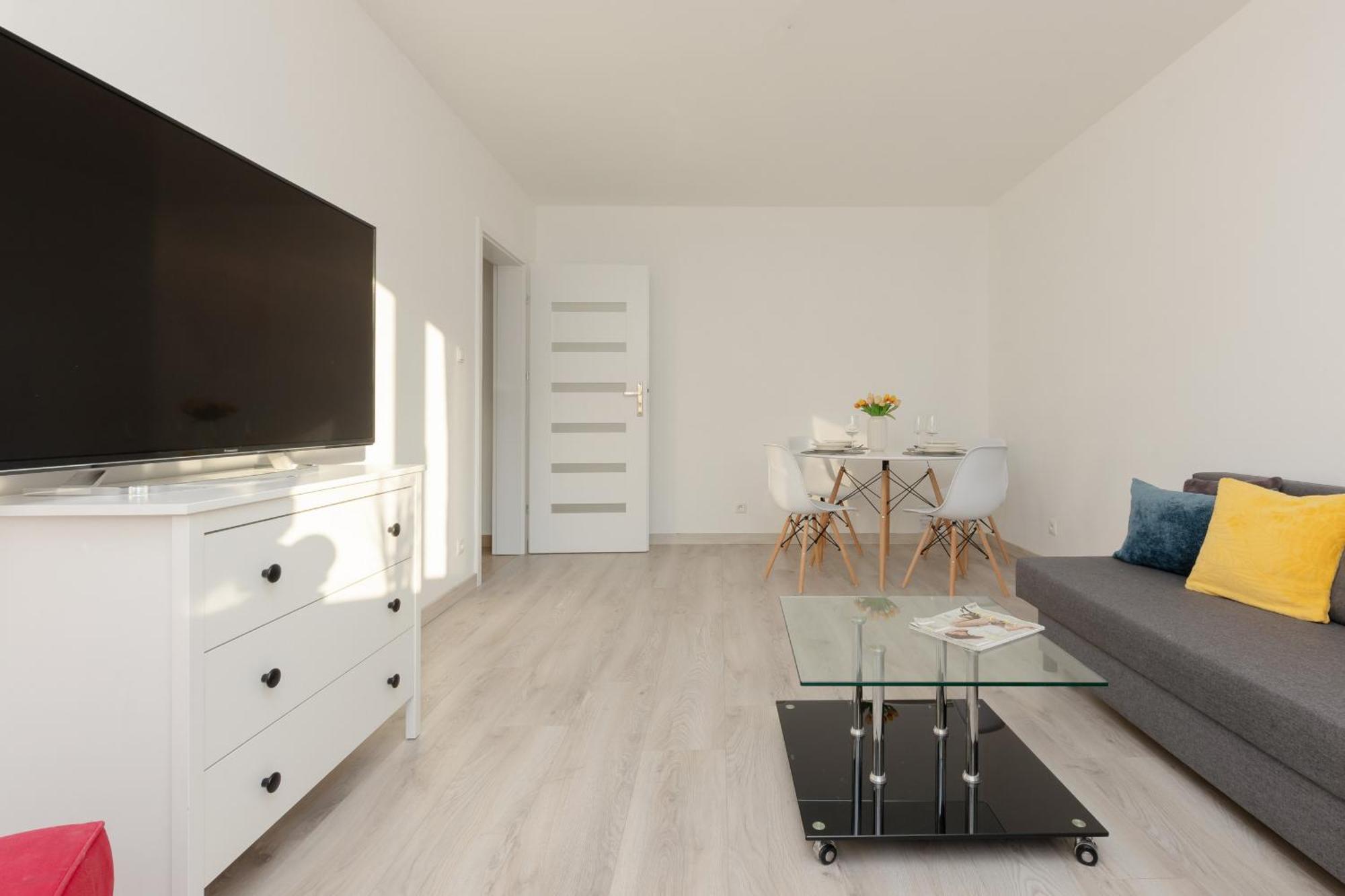 Kopcinskiego Bright & Spacious Apartment Warsaw Ursynow By Noclegi Renters Exterior photo